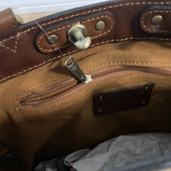Beautiful NEW Patricia Nash Medium-Size Handbag - Picture 8 of 9
